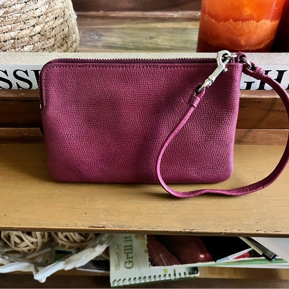 Coach Small Wristlet  fuchsia Pebble Leather - Picture 2 of 6